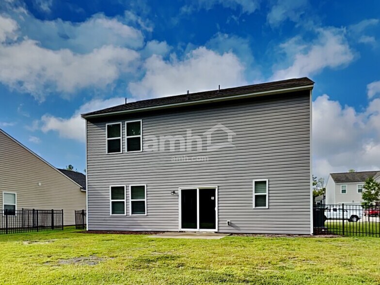 Building Photo - 126 Orion Way