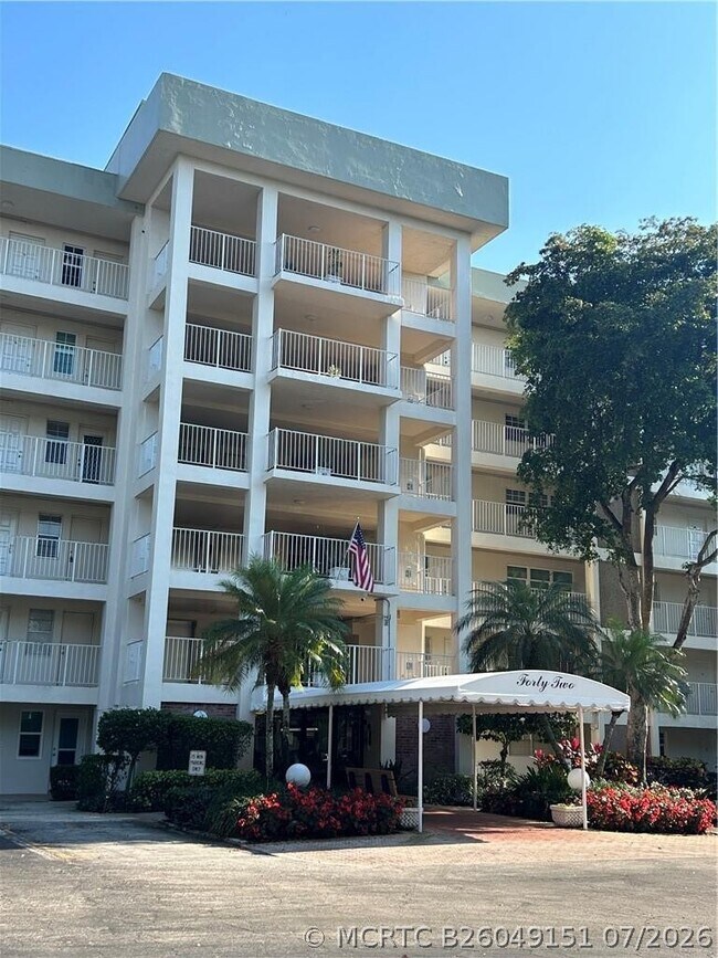 Building Photo - 3150 N Course Ln