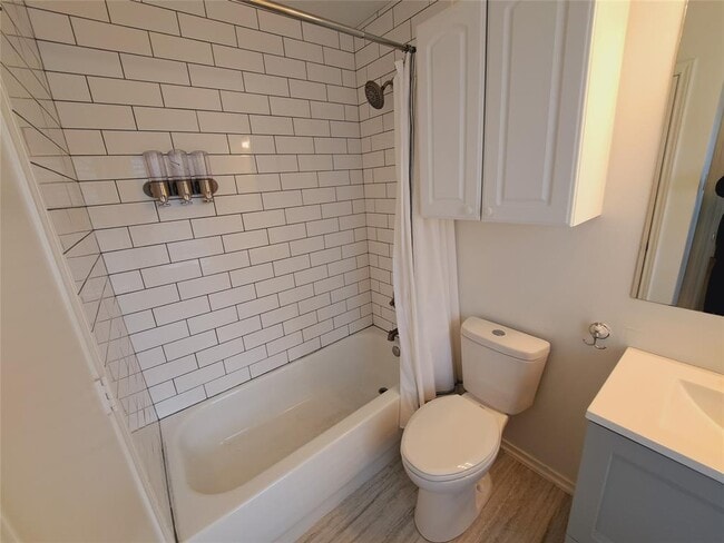 Building Photo - 6703 Hill Oaks Dr