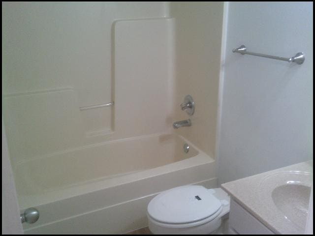 Building Photo - 400 Maxine Ave