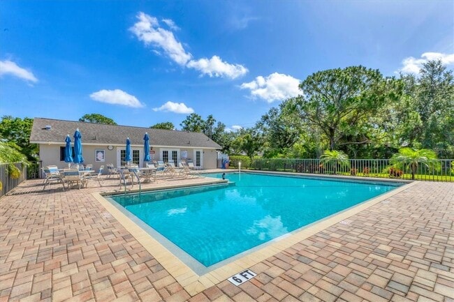 Building Photo - 7866 Eagle Creek Dr