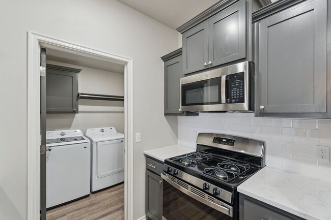 Building Photo - Beautiful 3 Bedroom, 2 Bath Home Close to Choctaw