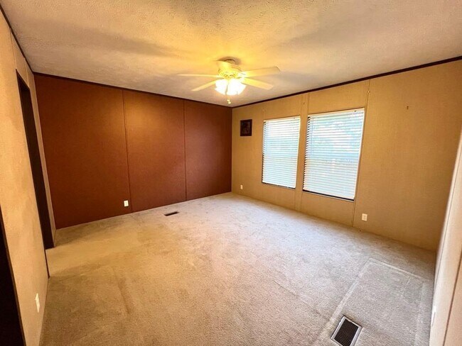 Building Photo - 112 S Fitzwilliams Ln