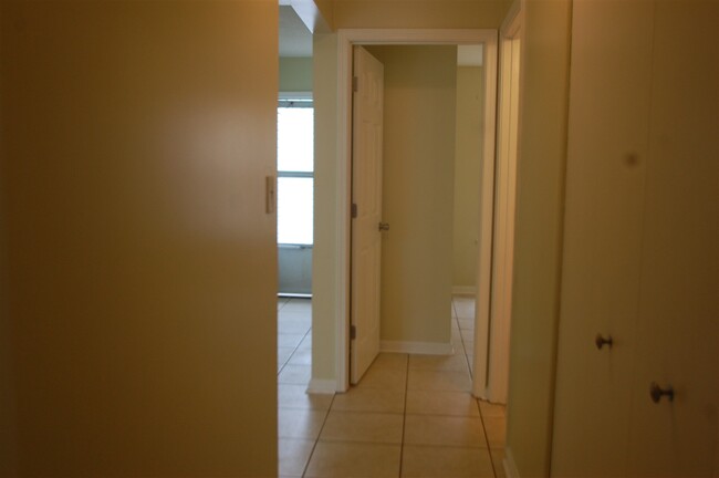 Building Photo - 624 Potomac Ct