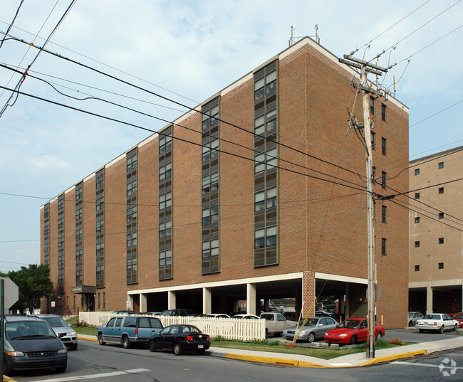 Primary Photo - Ridge Manor Senior Center