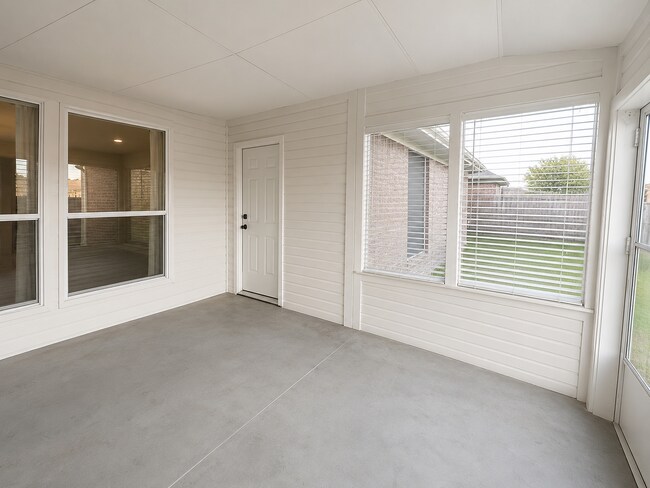 Building Photo - 6200 Temora Loop