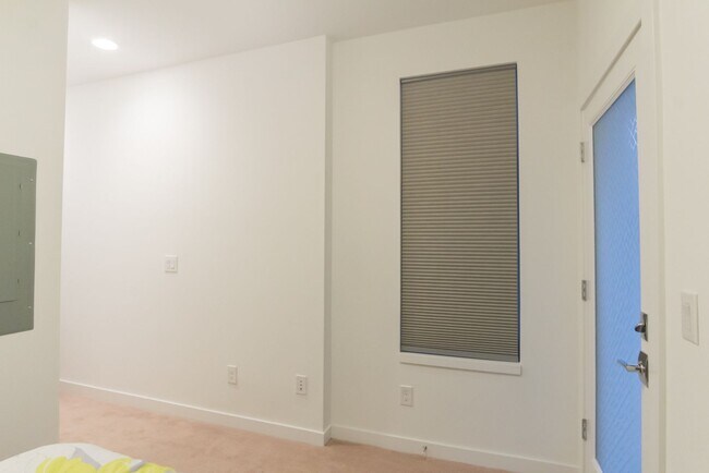 Building Photo - 3Bd/3Ba Seattle Townhome