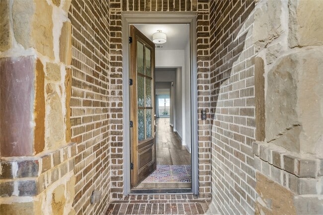 Building Photo - 3813 Brinkley Dr