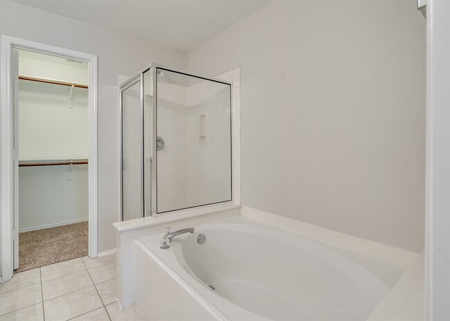 Building Photo - 6 Yarrow Ct
