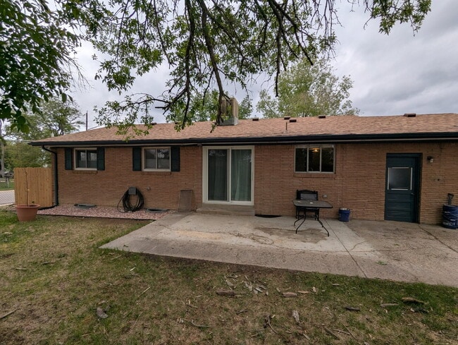 Building Photo - 7070 Beacon Way