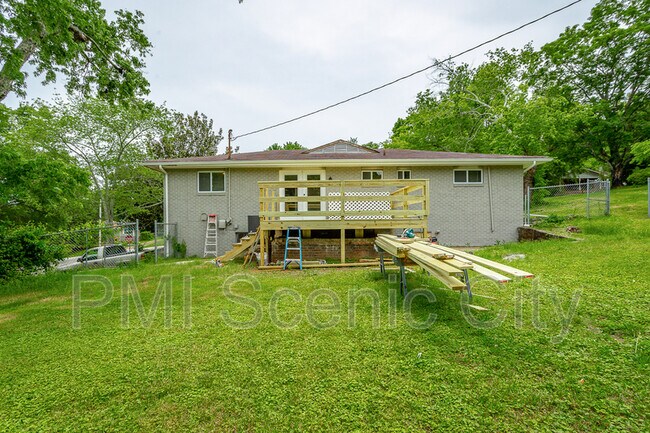 Building Photo - 1375 Orbit Dr