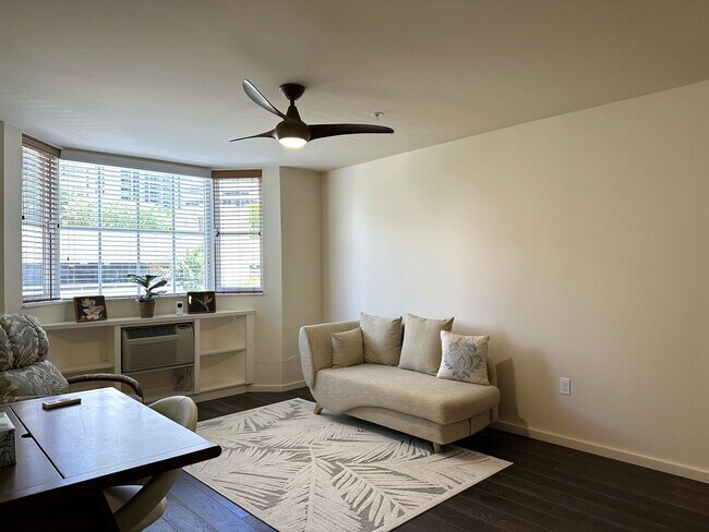 Building Photo - The Cove Waikiki - 2BR/2BA/2PK (Pet Negoti...