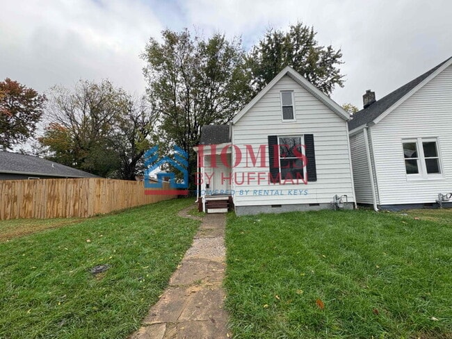 Building Photo - Two Bedroom House | Move in Ready