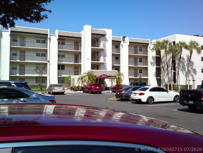 Building Photo - 9420 Poinciana Pl