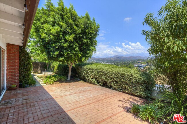 Building Photo - 3582 Verdugo Vista Terrace