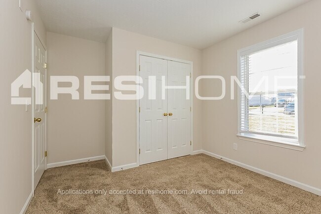 Building Photo - 632 Zellwood Dr