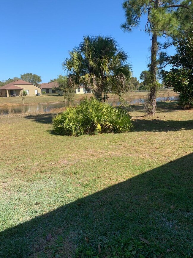 Building Photo - Beautiful 3 Bedroom, 2 Bathroom Home with Lake in Melbourne, FL!