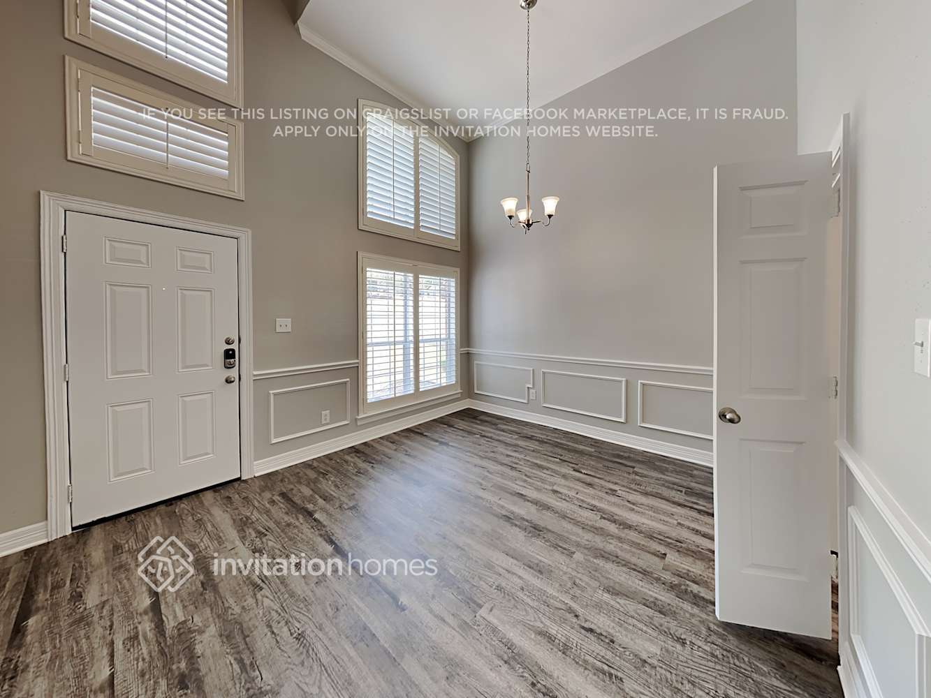 Building Photo - 317 Valiant Dr