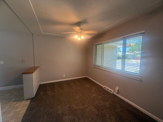 Building Photo - $0 DEPOSIT OPTION! SPACIOUS 5-BEDROOM HOME WITH FINISHED BASEMENT & 2 CAR GARAGE