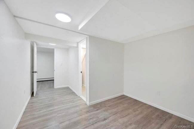 Building Photo - 21 Garden St