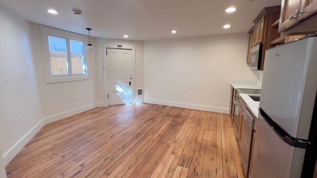 Building Photo - 1588 Grand Ave