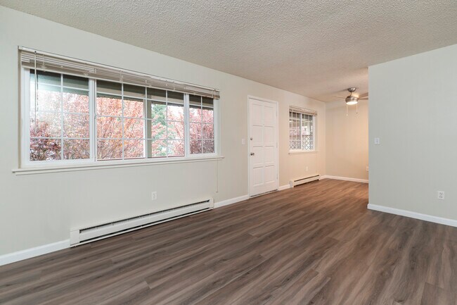 1 Bed 1 Bath - 501 Sq Ft - University Crossing Apartments
