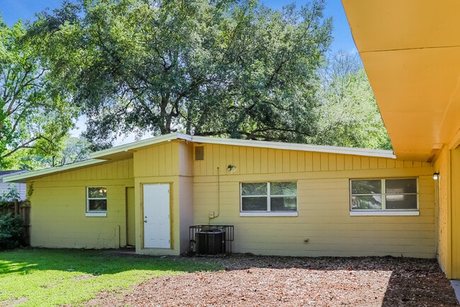 Building Photo - 4022 Rodby Dr