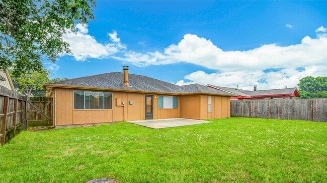 Building Photo - 1911 Ripple Creek Dr