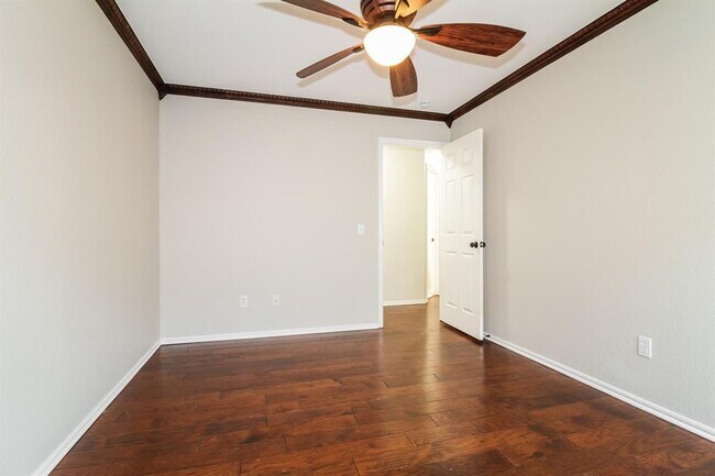 Building Photo - 2809 Victoria Dr