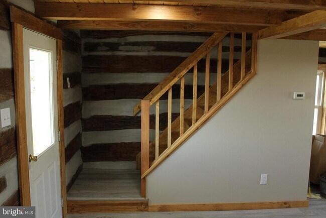 Building Photo - 739 S Main St