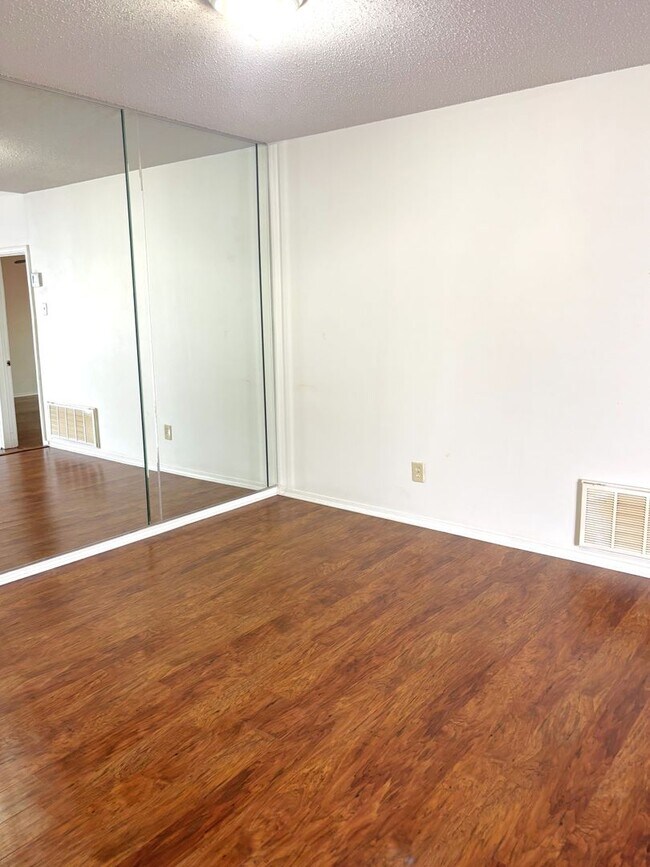 Building Photo - Two bed / Two bath condo off Grelot Road