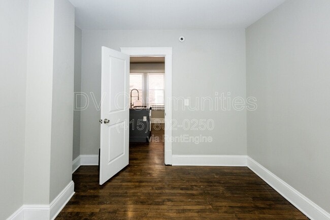 Building Photo - 2081 Halstead Ave