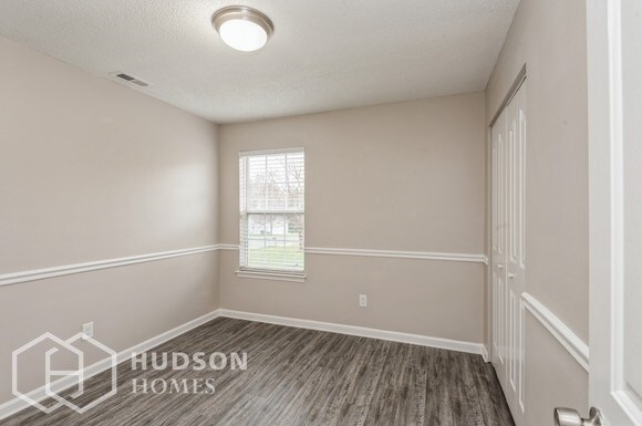 Building Photo - NOW AVAILABLE! - 11205 Amber Glen Dr, Char...