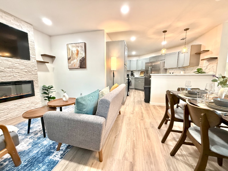 Building Photo - 3229 S Sherbourne Dr