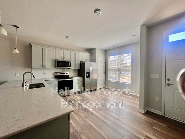 Building Photo - 11 Blakely St