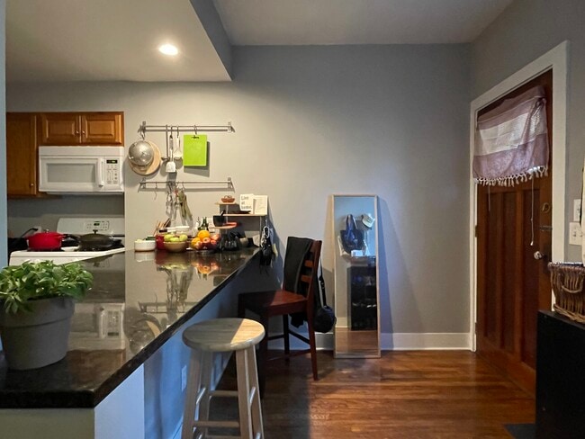 Building Photo - 8 Ivaloo St