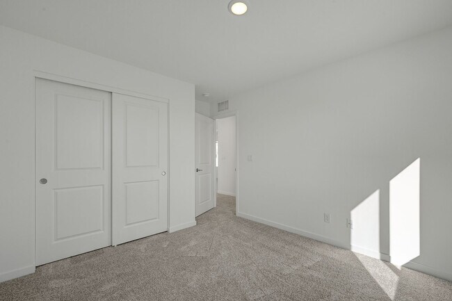 Building Photo - 8484 W Agate Ave