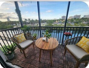 Building Photo - 3475 N Country Club Dr