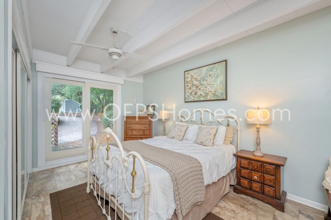 Building Photo - Bayou-Front Home w/ Dock