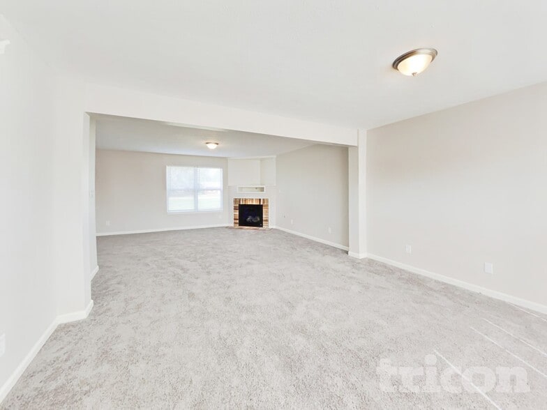 Building Photo - 1356 Blue Ridge Ln