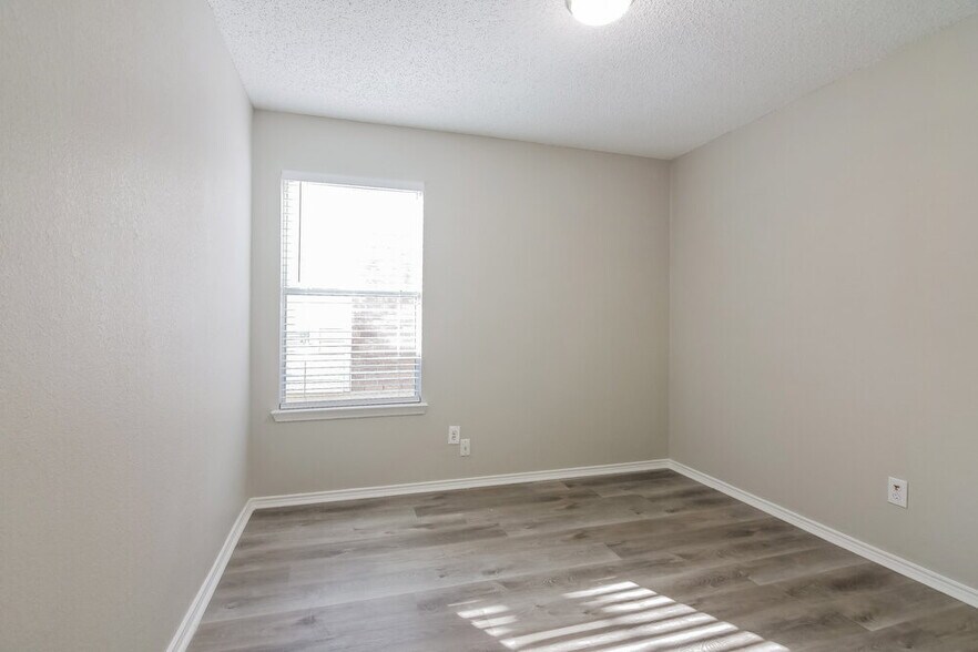 Building Photo - 4632 Buffalo Bend Pl