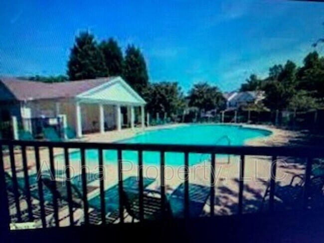 Building Photo - 119 Waterford Park Dr