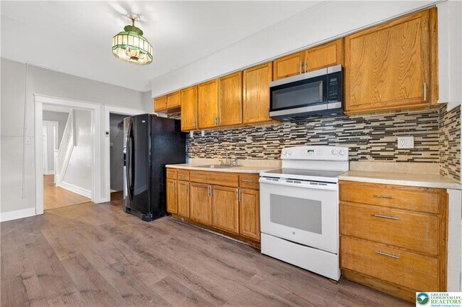 Building Photo - 503 W Gordon St