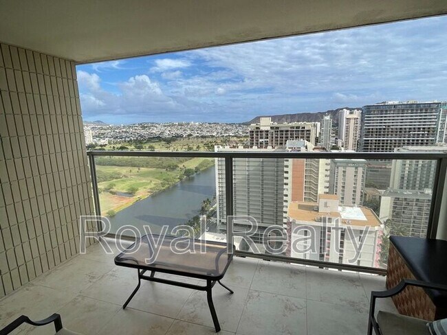 Building Photo - 445 Seaside Ave