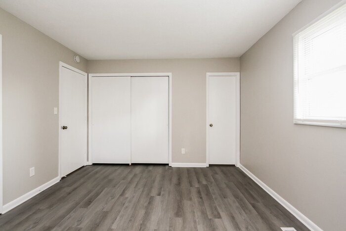 Building Photo - 128 Creek View Ct