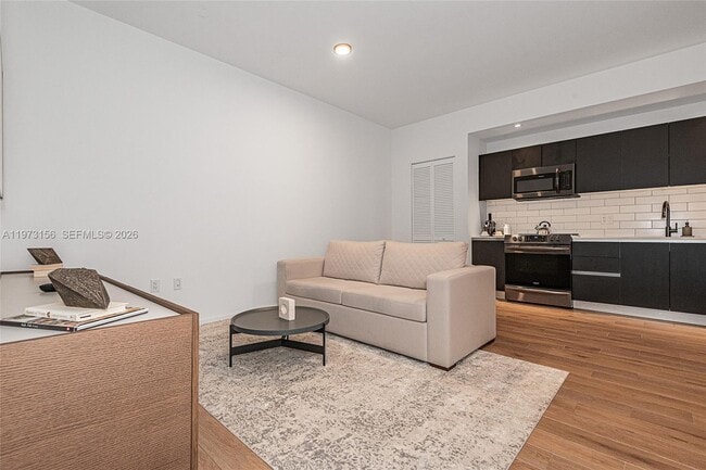 Building Photo - 398 NE 5th St