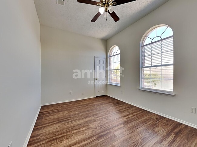 Building Photo - 8200 Dynasty Dr