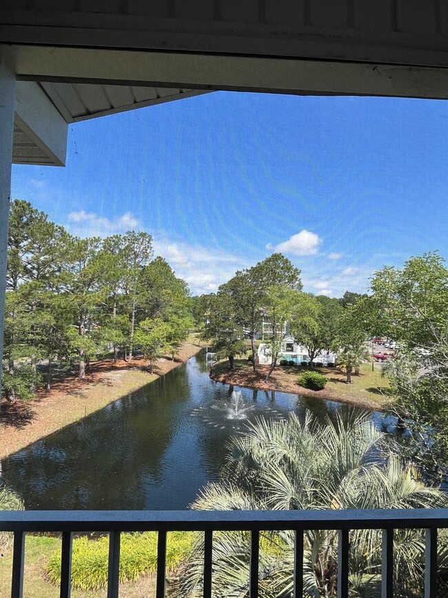 Building Photo - 2 Bedroom, 2 Bath, Third Floor Condo for L...