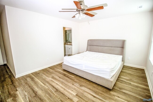 Building Photo - 167 Maple Spg Trl