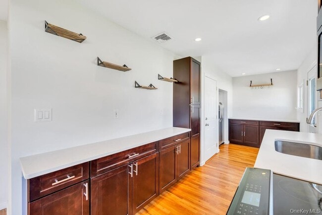 Building Photo - 3685 Prairie Path